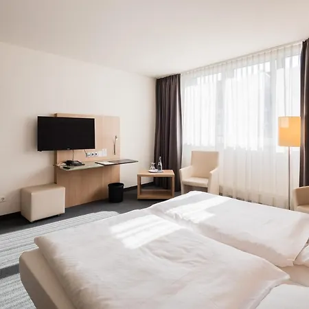 Thoeles*** Am Allerpark Verden فيردين